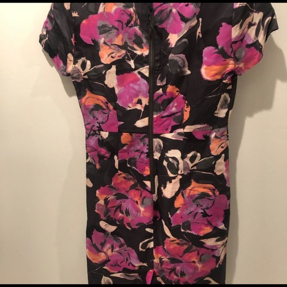 Banana Republic Flowered Pink Dress- size 6 - Picture 3 of 4